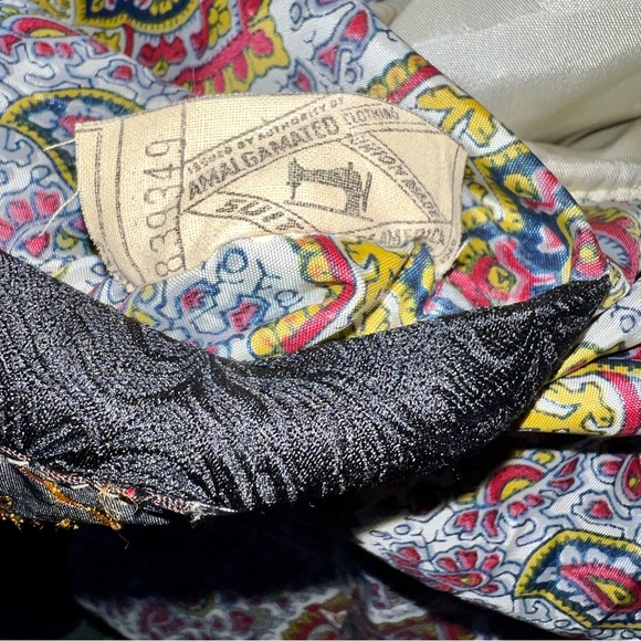 Colbert's Harry Holland Vintage Black and Engraved Look Blazer Jacket - Picture 14 of 15